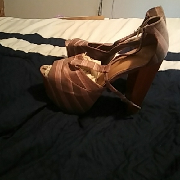 Heals - Picture 1 of 3